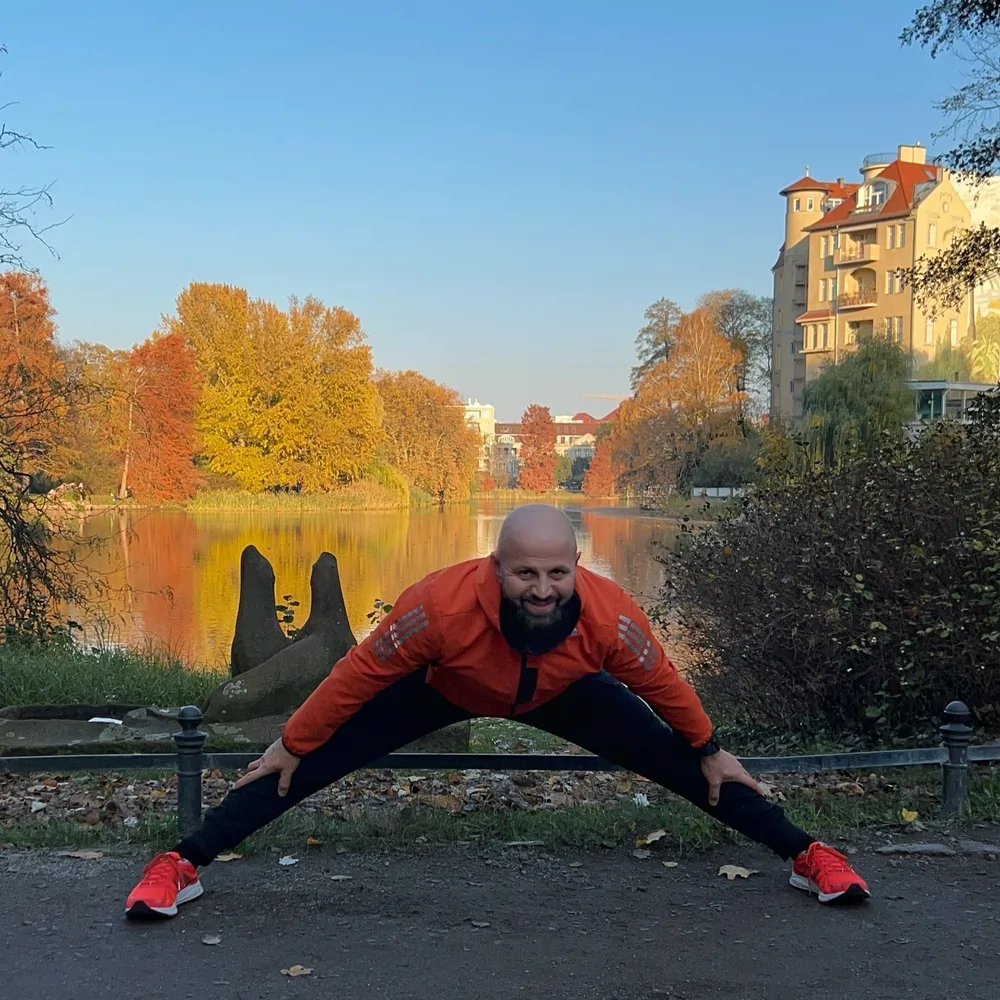 Personal Trainer am Dehnen im Lietzenseepark
